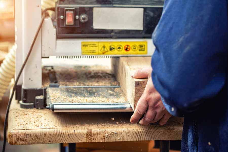Du betrachtest gerade Das Funktionsprinzip einer Hobelmaschine: Was ist das?